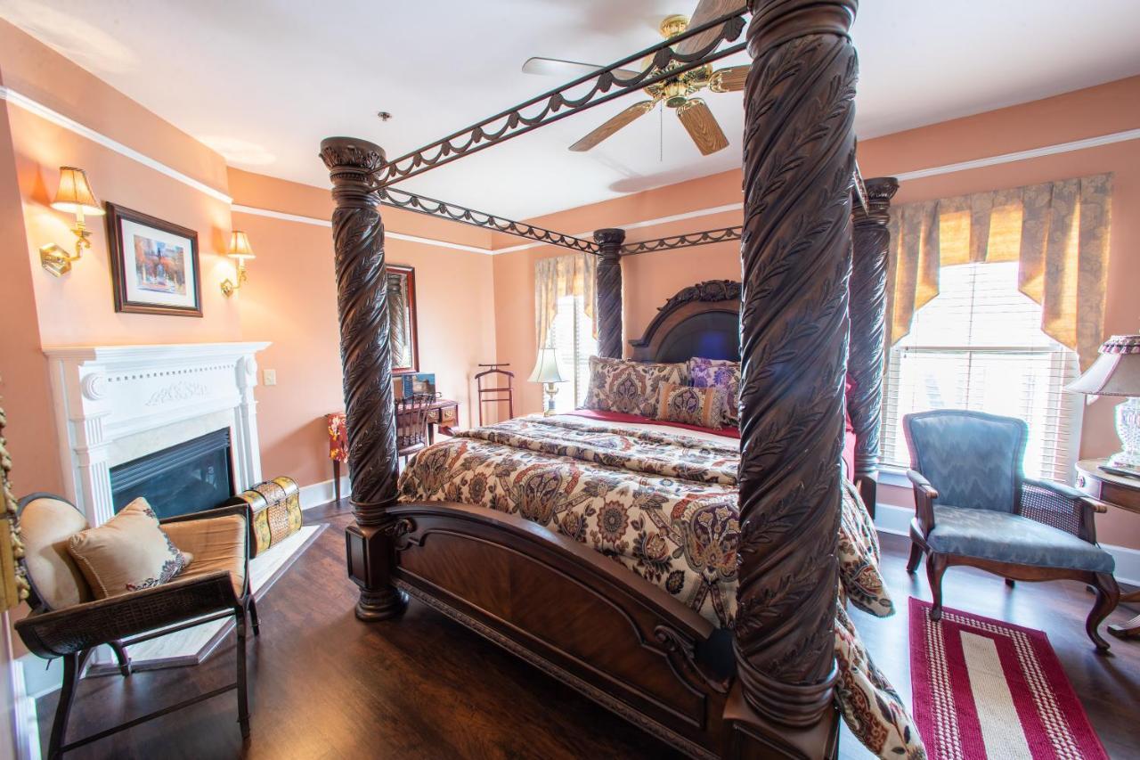 Carriage Way Centennial House - Adult Only- Saint Augustine Bed & Breakfast Екстериор снимка