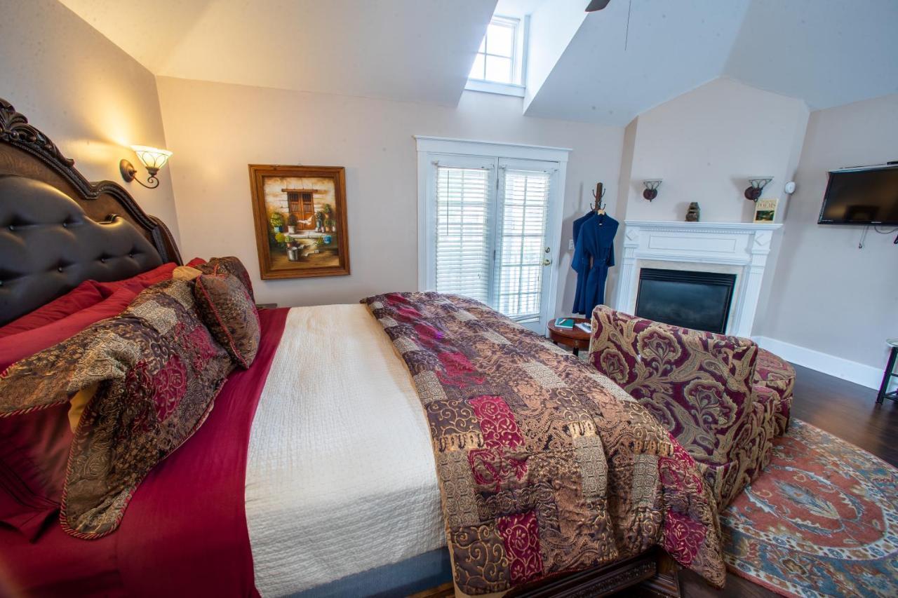 Carriage Way Centennial House - Adult Only- Saint Augustine Bed & Breakfast Екстериор снимка