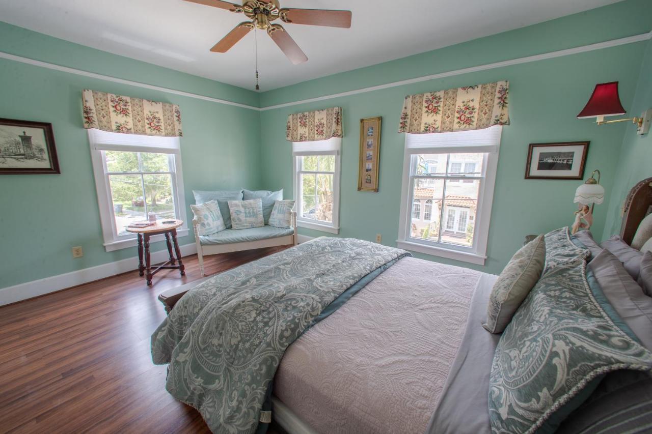 Carriage Way Centennial House - Adult Only- Saint Augustine Bed & Breakfast Екстериор снимка