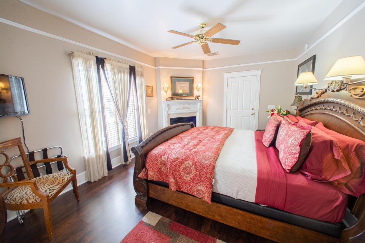 Carriage Way Centennial House - Adult Only- Saint Augustine Bed & Breakfast Екстериор снимка