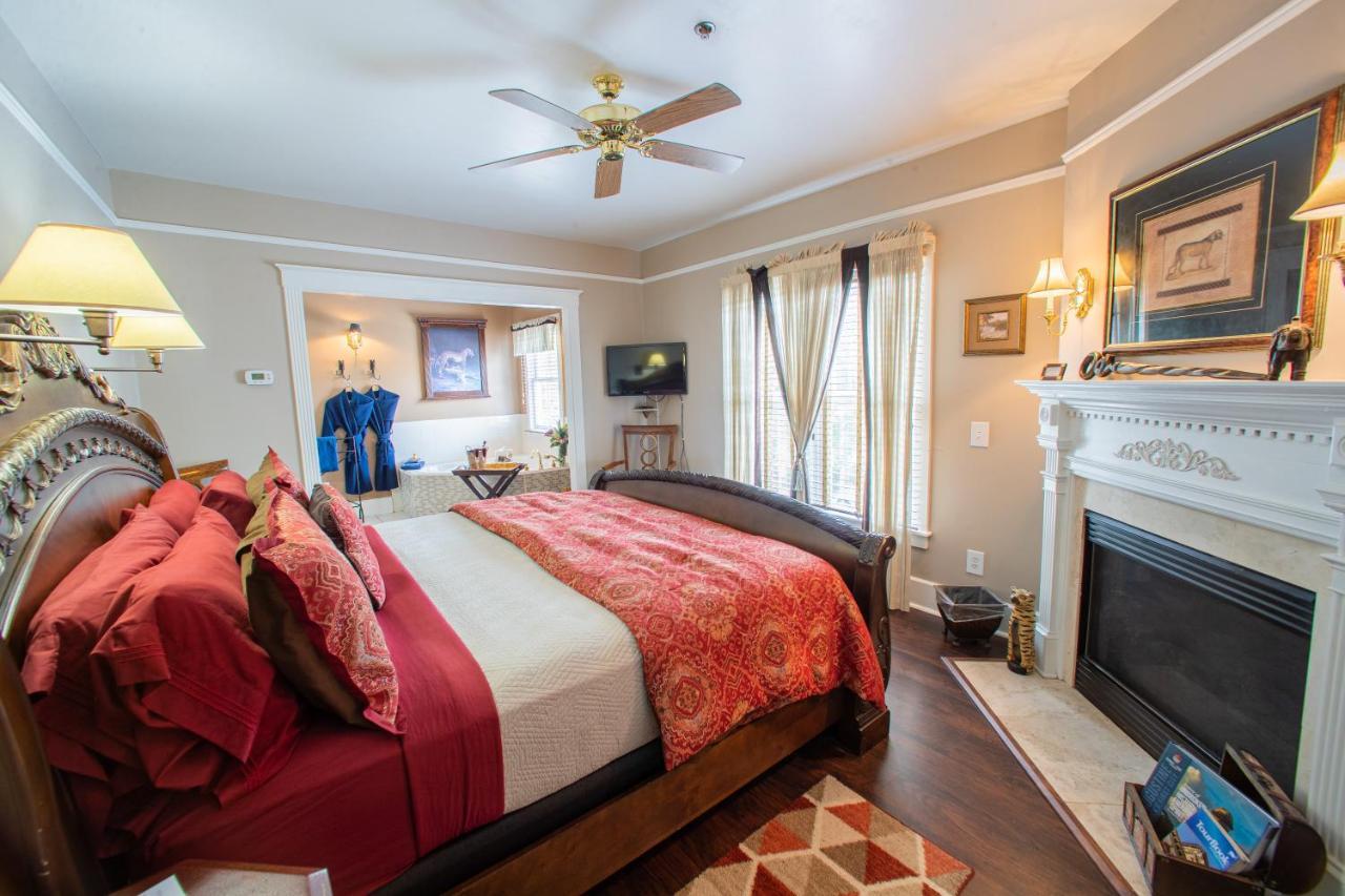 Carriage Way Centennial House - Adult Only- Saint Augustine Bed & Breakfast Екстериор снимка