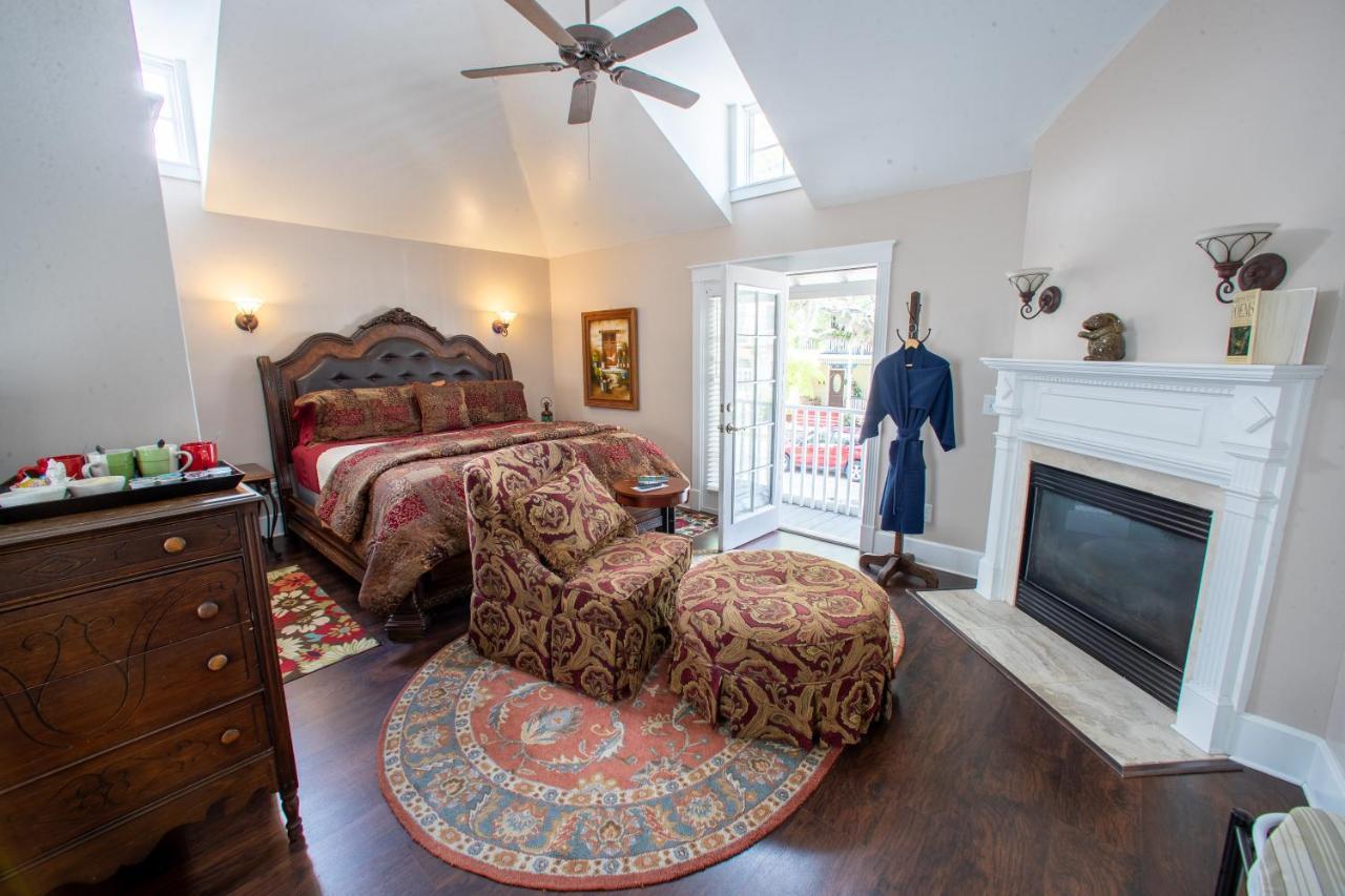 Carriage Way Centennial House - Adult Only- Saint Augustine Bed & Breakfast Екстериор снимка