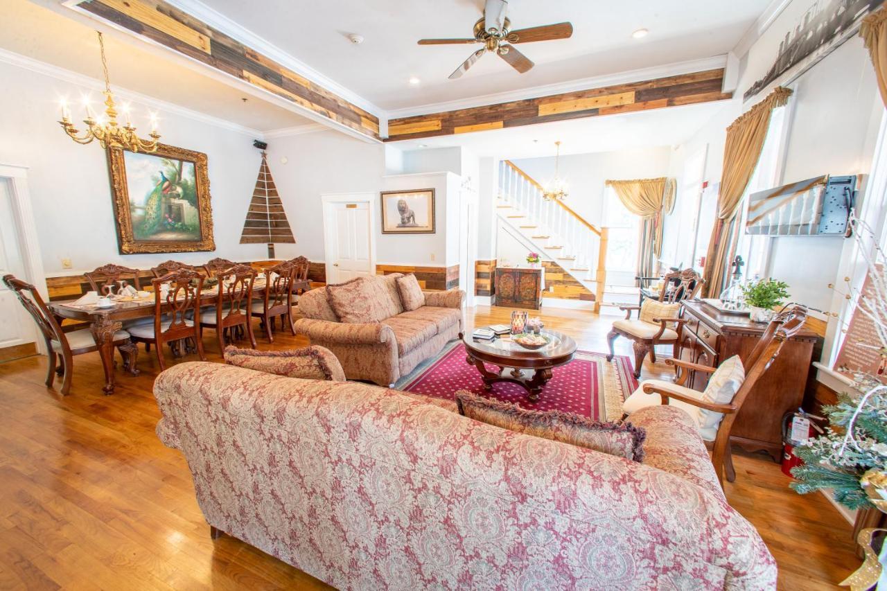 Carriage Way Centennial House - Adult Only- Saint Augustine Bed & Breakfast Екстериор снимка