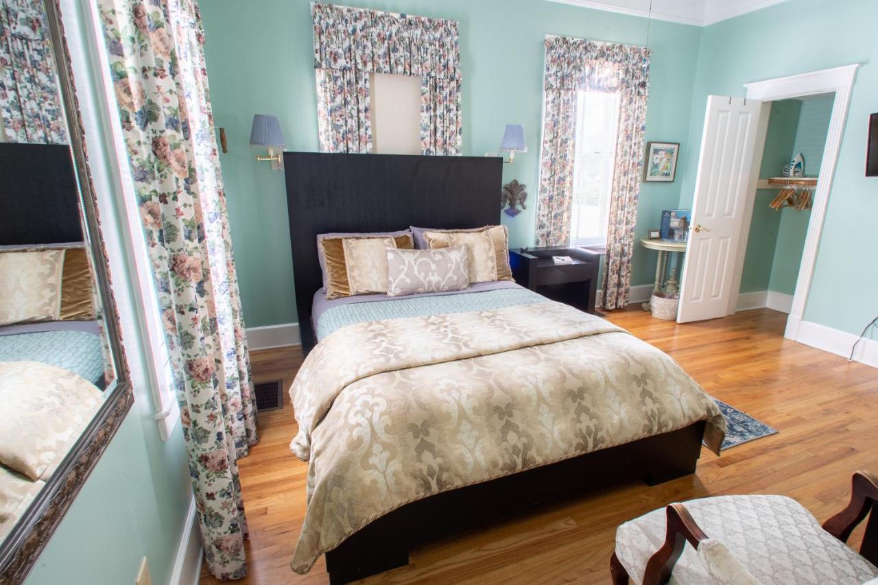 Carriage Way Centennial House - Adult Only- Saint Augustine Bed & Breakfast Екстериор снимка