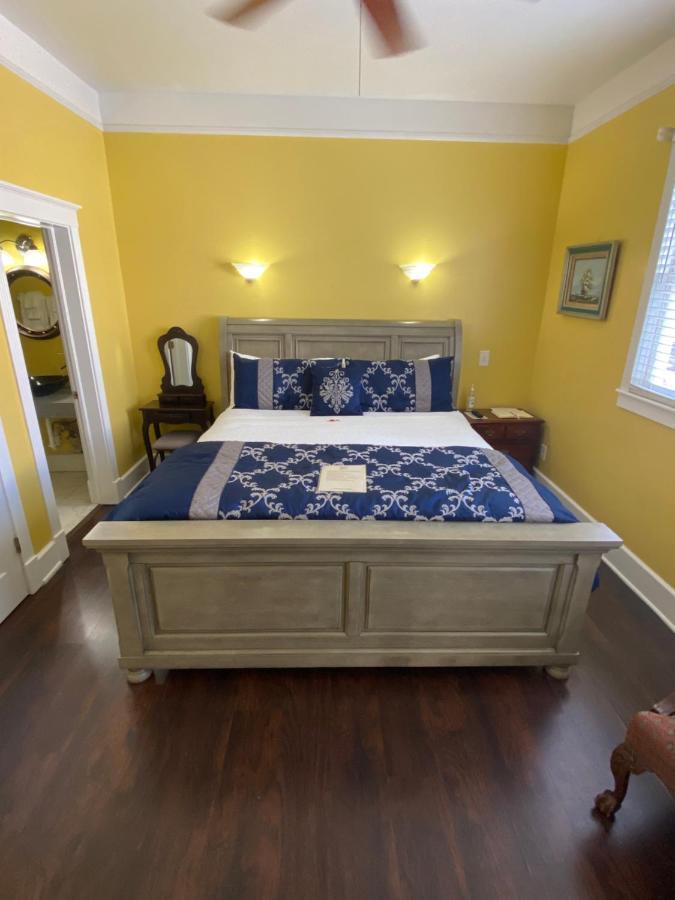 Carriage Way Centennial House - Adult Only- Saint Augustine Bed & Breakfast Екстериор снимка