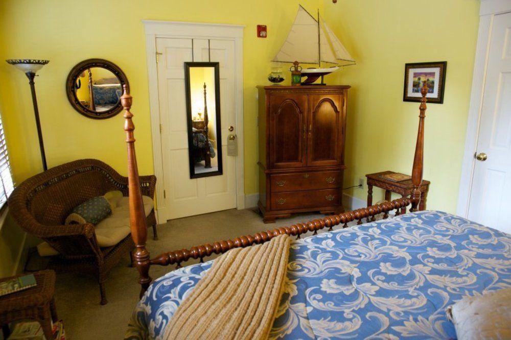 Carriage Way Centennial House - Adult Only- Saint Augustine Bed & Breakfast Екстериор снимка