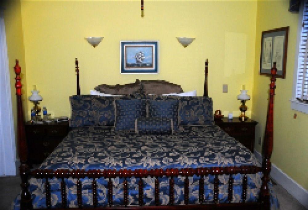 Carriage Way Centennial House - Adult Only- Saint Augustine Bed & Breakfast Екстериор снимка