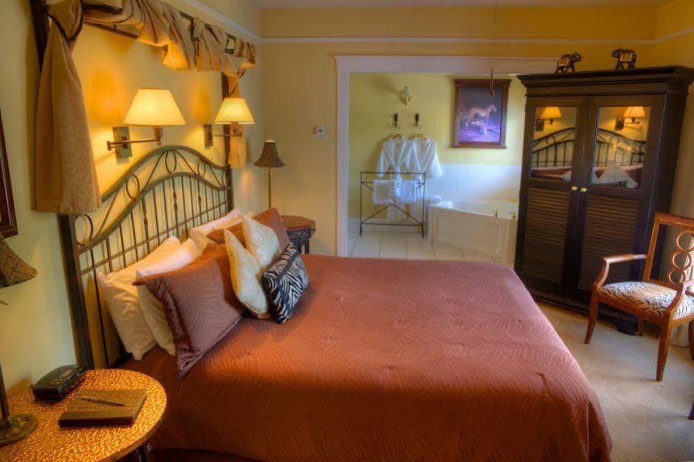 Carriage Way Centennial House - Adult Only- Saint Augustine Bed & Breakfast Екстериор снимка