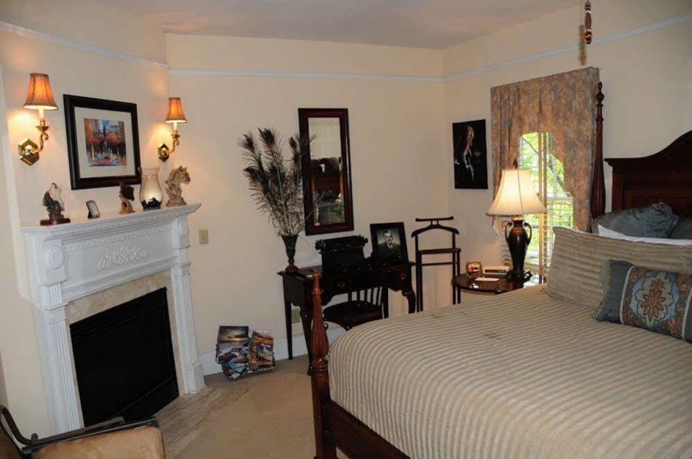 Carriage Way Centennial House - Adult Only- Saint Augustine Bed & Breakfast Екстериор снимка