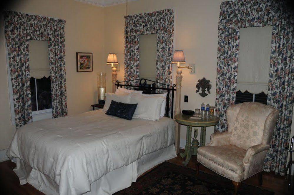 Carriage Way Centennial House - Adult Only- Saint Augustine Bed & Breakfast Екстериор снимка